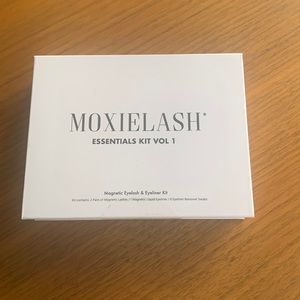 MoxieLash Essentials Vol1 Kit